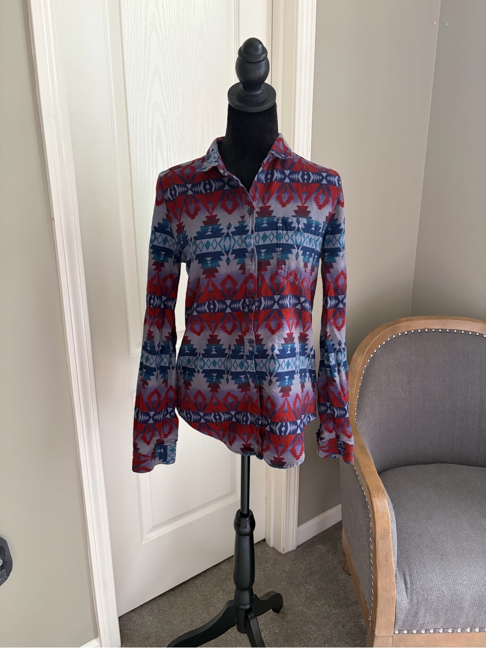 Source Unknown Red and Blue Patterned Button-Down Shirt